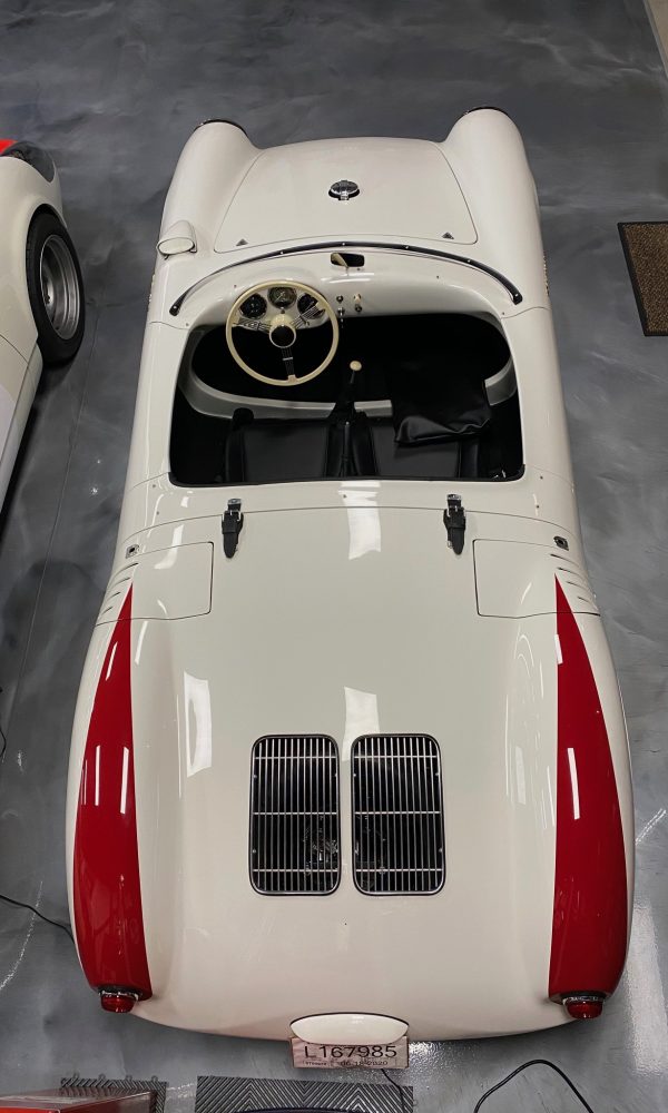 Spyder low plexi racing windscreen ps carburetor doors, rear darts, bonnet straps